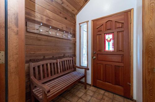 14344 Hansel Ave, Truckee, CA 96161-6301