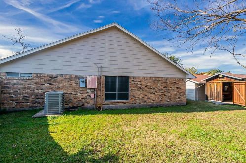 417 Perdido Dr, Garland TX 75043-5127 exterior