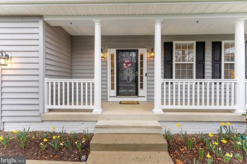 8 Ridge Hollow Dr, Fredericksburg, VA 22405-5787
