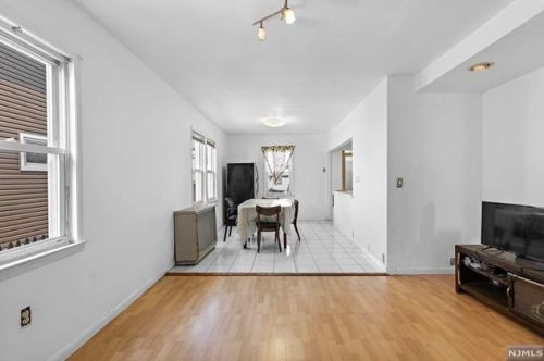 367 Edgewater Rd, Cliffside Park, NJ 07010-1603