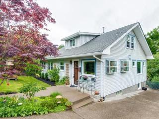 1611 Freeman St, Portland, OR 97219-4262