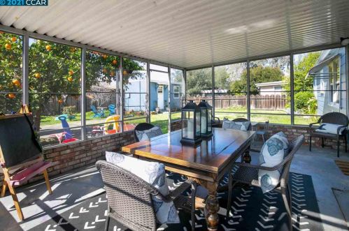 1829 Noemi Dr, Concord CA  94519-1445 exterior