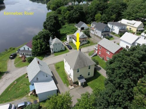 4 King St, Fairfield, ME 04937-1508