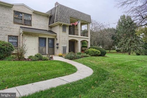 120 Valleybrook Dr, Lancaster PA  17601-4620 exterior