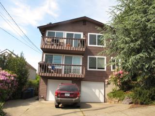 352 53 St, Seattle WA  98107-3553 exterior