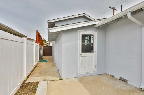 1257 11th St, Manhattan Beach, CA 90266-6025