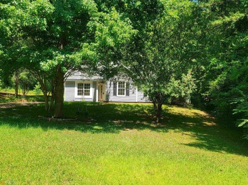 204 Pinebrook Ct, Lagrange, GA 30240-8560