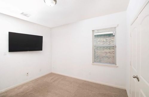 19617 James Mnr St, Webberville TX 78653 exterior