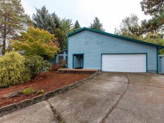 17245 Madras Ct, Beaverton, OR 97006-4671