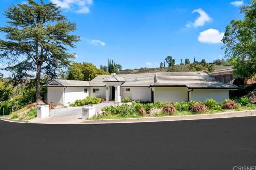 3634 Royal Woods Dr, Van Nuys CA  91403-4214 exterior