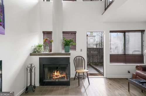15 Finch Dr, Atlanta GA  30308-6501 exterior