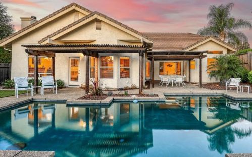 5311 Trimotor Ct, Fair Oaks, CA 95628-4075