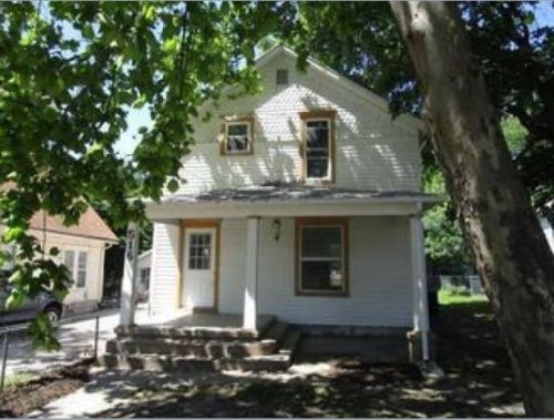 516 Lakeside Pl, Newton, KS 67114-3349