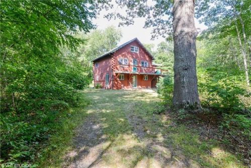 39 Watchaug Ln, Charlestown, RI 02813-3017