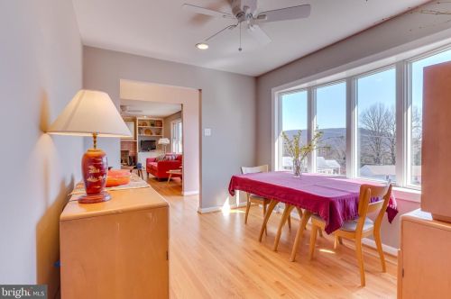 217 Elm St, Harpers Ferry WV 25425-6006 exterior