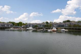 119 Gregory Blvd, Norwalk CT  06855-2520 exterior