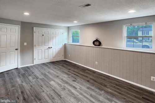 8406 Great Lake Ln, Springfield VA  22153-4004 exterior