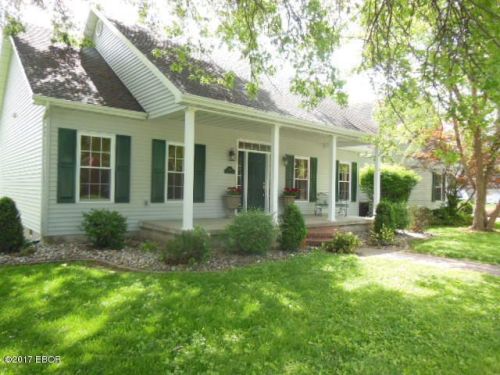 1000 State Rd, Flora, IL 62839-1047