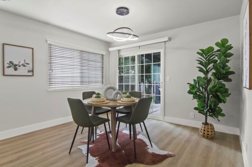 149 Normandy Dr, Vacaville, CA 95687-5944
