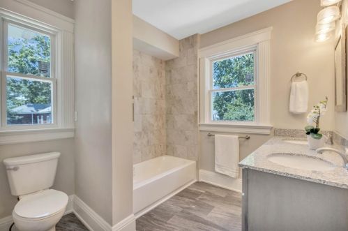 1912 Delaware Ave, Cincinnati OH  45212-3621 exterior