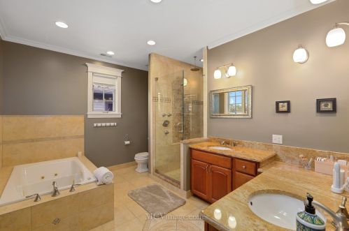 1003 Walter St, Lemont IL  60439-3920 exterior