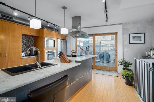 1313 11 St, Philadelphia PA 19147-5601 exterior