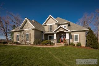 136 Pinecrest Ct, Boone, NC 28607-9287