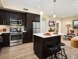 7400 Center Ave, Huntington Beach CA  92647-3055 exterior
