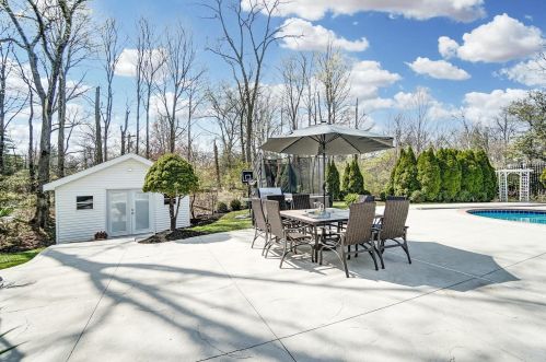 7375 Cayuga Dr, Cincinnati OH  45243-3540 exterior