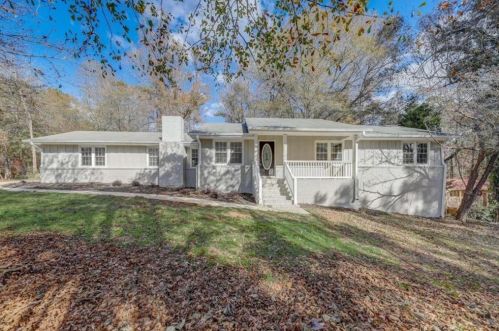 5290 Shore Dr, Conyers, GA 30094-4716