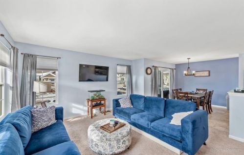 1147 Alta Vista Dr, Pingree Grove IL  60140-2058 exterior