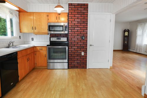 51 Back Kingdom Rd, Mexico, ME 04257-1601