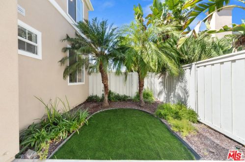 47 Del Carlo, Irvine CA  92606-8824 exterior