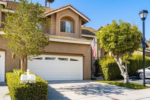 716 Palomino Ln, Anaheim, CA 92807-4877