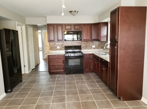 76 Yates Ave, Calumet City, IL 60409-1762