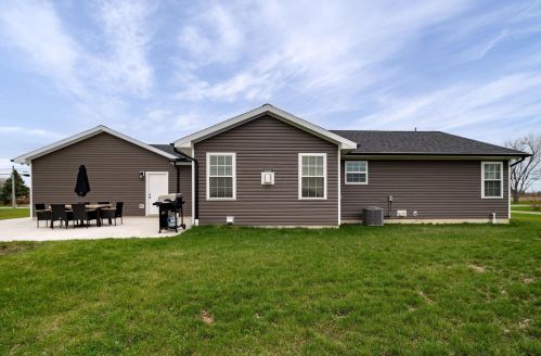 2536 Moorefield Rd, Springfield OH  45502-8209 exterior