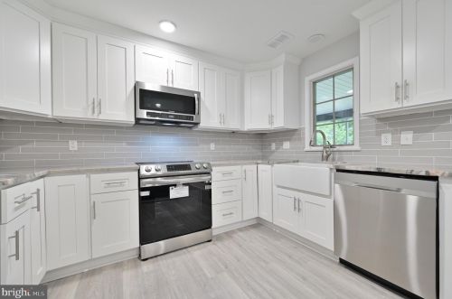 255 Hopkins Rd, Haddonfield NJ 08033-3062 exterior