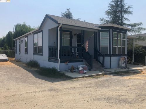 30920 Bird Rd, Tracy, CA 95304-9335
