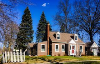 801 Beech St, Valpo, IN 46383-5008
