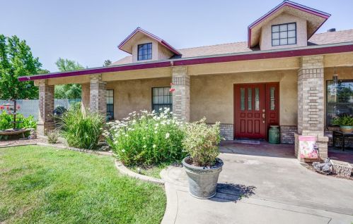 22082 Shari Ln, Madera, CA 93638-8082