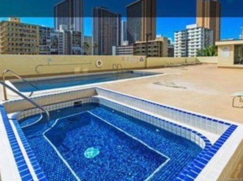 2452 Tusitala St, Honolulu HI  96815-3154 exterior