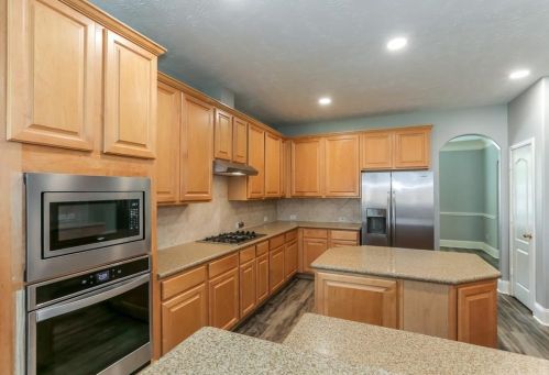 2207 Stoneycreek Park Ct, Conroe TX  77385 exterior