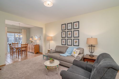 1656 Fieldstone Dr, Joliet, IL 60404-8106