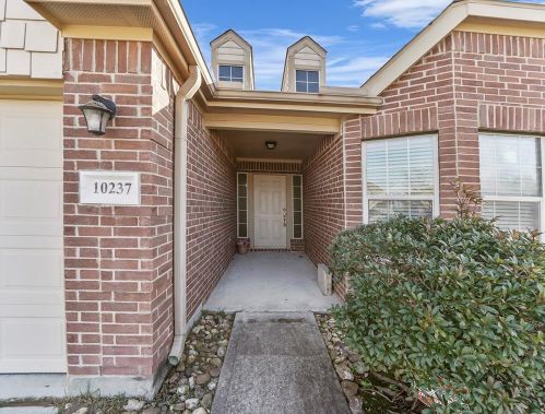 10237 Forest Glade Ct, Conroe TX  77385-5133 exterior