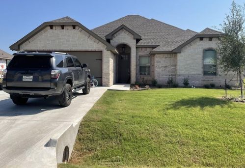 3325 Windcrest Dr, Granbury TX  76049 exterior