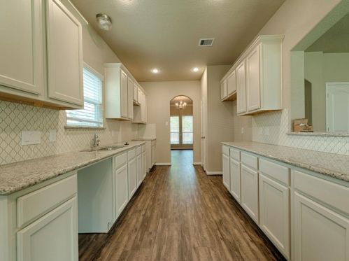 1733 Cindy Ln, Conroe TX  77304-3159 exterior