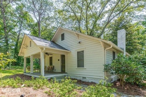 3314 Harris Dr, Atlanta GA  30337-1005 exterior