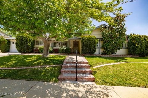3330 Big Springs Ave, Simi Valley, CA 93063-1316