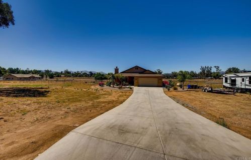 1702 Olive St, Ramona, CA 92065-1740