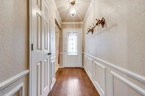 7825 Silveridge Dr, Fort Worth TX  76133-7429 exterior